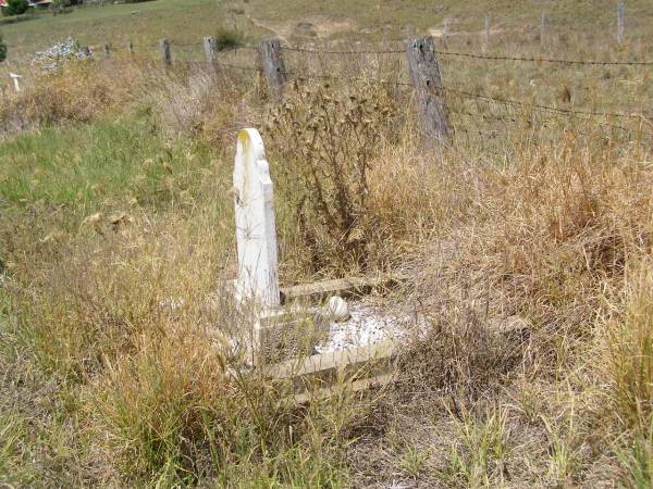 Johanna Louisa BEITZEL,  | daughter,  | aged 3 weeks;  | Milbong St Luke's Lutheran cemetery, Boonah Shire  | 