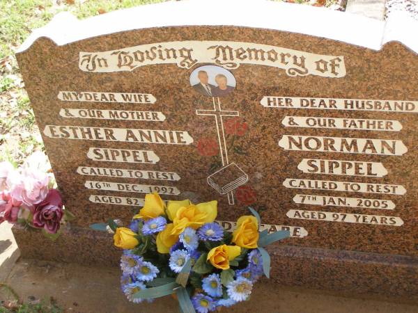 Esther Annie SIPPEL, wife mother,  | died 16 Dec 1992 aged 82 years;  | Norman SIPPEL, husband father,  | died 7 Jan 2005 aged 97 years;  | Minden Baptist, Esk Shire  | 