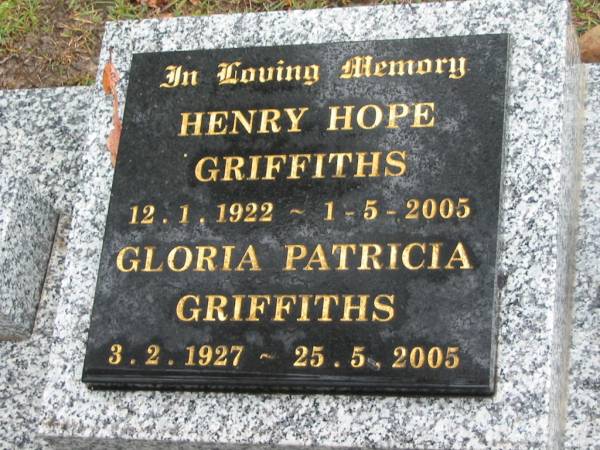 Henry Hope GRIFFITHS,  | 12-1-1922 - 1-5-2005;  | Gloria Patricia GRIFFITHS,  | 3-2-1927 - 25-5-2005;  | Mooloolah cemetery, City of Caloundra  |   | 