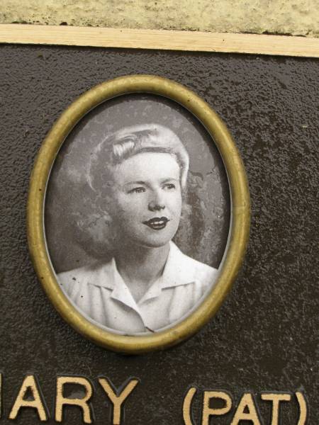 Eileen Mary (Pat) HICKEY,  | died 18-10-1998 aged 79 years,  | married Scarborough 1-1-1945,  | wife of Ron,  | mother of Kenneth, Dudley, David, Carolyn & Joanne;  | Mooloolah cemetery, City of Caloundra  | 