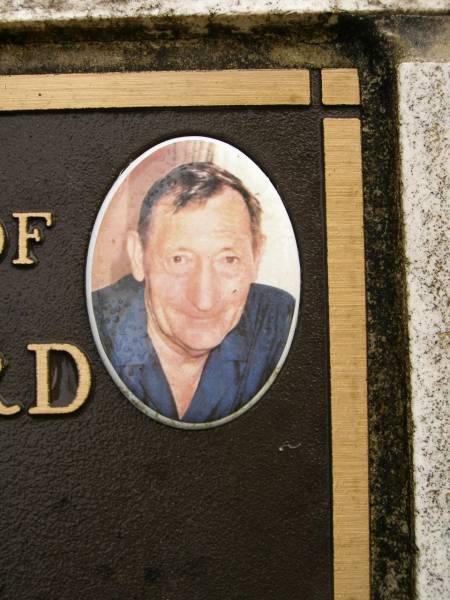 Stanley Richard GOSSOW,  | died 18 July 2000 aged 69 years;  | Mooloolah cemetery, City of Caloundra  | 