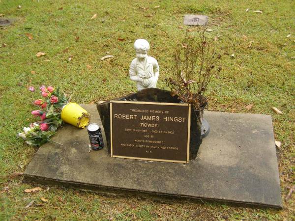 Robert James (Rowdy) HINGST,  | born 16-10-1966,  | died 26-3-2002 aged 35 years;  | Mooloolah cemetery, City of Caloundra  | 