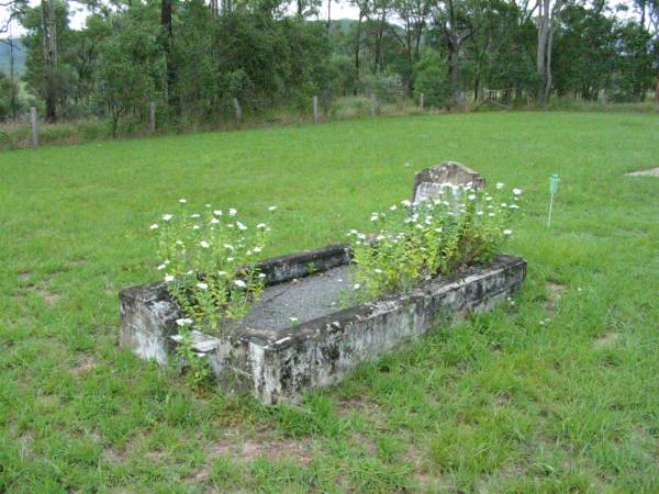 Rose May CLARKE, wife mother,  | died 26 Dec 1950 aged 64 years;  | Mt Mort Cemetery, Ipswich  | 