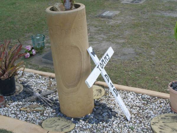 Thomas (Tommy) HANLON,  | dad,  | 30-12-56 - 05-01-02;  | Mudgeeraba cemetery, City of Gold Coast  | 