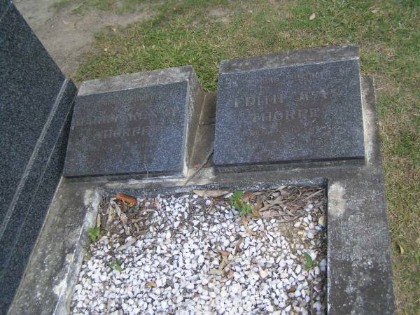 Harry Kenny THORPE,  | born 28-3-1905,  | died 1-9-1983;  | Edith Jean THORPE,  | born 7-10-1908,  | died 16-3-1983;  | Mudgeeraba cemetery, City of Gold Coast  | 