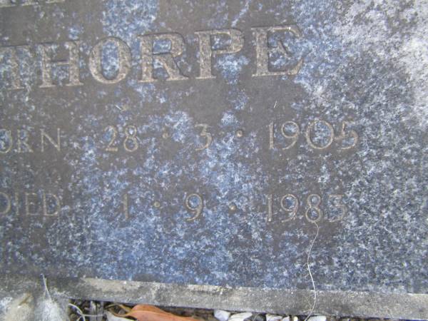 Harry Kenny THORPE,  | born 28-3-1905,  | died 1-9-1983;  | Edith Jean THORPE,  | born 7-10-1908,  | died 16-3-1983;  | Mudgeeraba cemetery, City of Gold Coast  | 