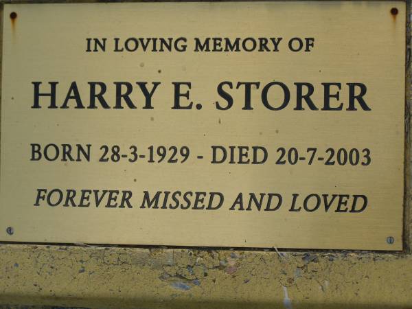 Harry E. STORER,  | born 28-3-1929,  | died 20-7-2003;  | Mudgeeraba cemetery, City of Gold Coast  | 