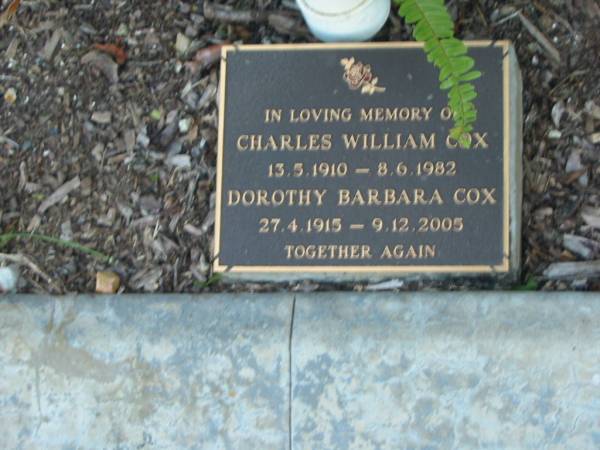 Charles William COX,  | 13-5-1910 - 8-6-1982;  | Dorothy Barbara COX,  | 27-4-1915 - 9-12-2005;  | Mudgeeraba cemetery, City of Gold Coast  | 