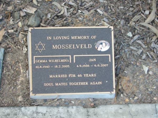 Gemma Wilhelmina MOSSELVELD,  | 10-8-1940 - 18-2-2005;  | Jan MOSSELVELD,  | 4-9-1936 - 6-6-2007;  | married for 46 years;  | Mudgeeraba cemetery, City of Gold Coast  | 