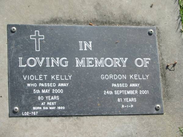 Violet KELLY,  | born 5 May 1920,  | died 5 May 2000 aged 80 years;  | Gordon KELLY,  | died 24 Sept 2001 aged 81 years;  | Mudgeeraba cemetery, City of Gold Coast  | 