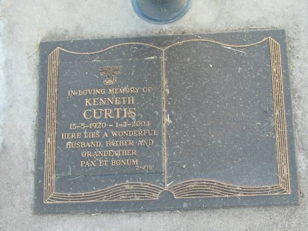 Kenneth CURTIS,  | 15-5-1920 - 1-3-2004,  | husband father grandfather;  | Mudgeeraba cemetery, City of Gold Coast  | 