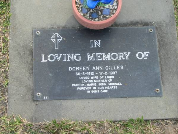 Doreen Ann GILES,  | 30-5-1912 - 17-2-1997,  | wife of Louis,  | mother of Patrick, Marie, John, Michael;  | Mudgeeraba cemetery, City of Gold Coast  | 