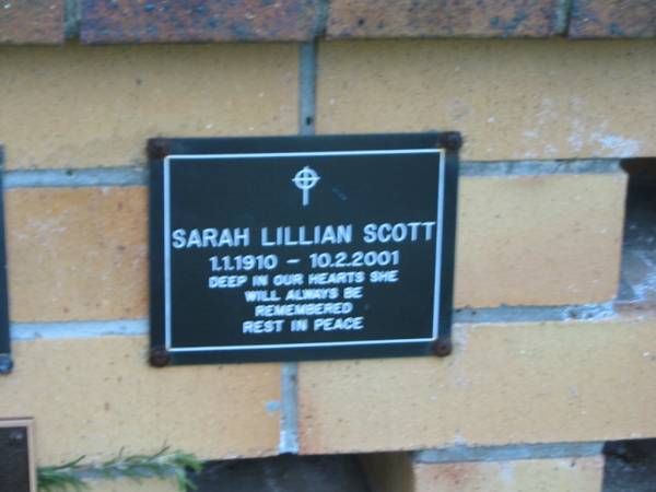 Sarah Lillian SCOTT,  | 1-1-1910 - 10-2-2001;  | Mudgeeraba cemetery, City of Gold Coast  | 