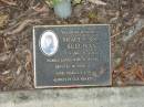 
Tracey Ann SULLIVAN,
1-9-1964 - 20-4-2003,
wife of Wayne,
mother of Jade, Jessica & Kye;
Mudgeeraba cemetery, City of Gold Coast
