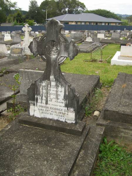 Cissy,  | wife of O. DOODS,  | died 20 June 1913 aged 42 years;  | Owen George DOODS,  | died 28 Aug 1950 aged 80 years;  | Murwillumbah Catholic Cemetery, New South Wales  | 
