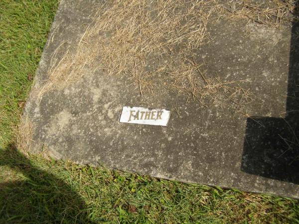 Kathleen Ellen GWYNNE,  | daughter,  | died 5 Nov 1940 aged 20 years;  | Lillian Agatha GWYNNE,  | died 21 May 1913 aged 6 1/2 years;  | father;  | mother;  | Murwillumbah Catholic Cemetery, New South Wales  | 