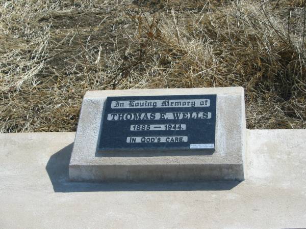 Thomas E WELLS  | 1885 - 1944  |   | Mutdapilly general cemetery, Boonah Shire  | 