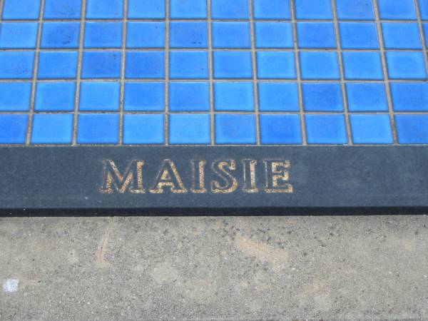 Mary Jane (Maisie) BARLOW,  | died 24 Nov 1982 aged 70 years;  | Nobby cemetery, Clifton Shire  | 