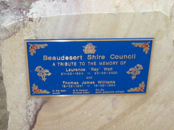 Laurence 'Ray' WATT, 21-03-1924 - 20-08-2000;  | Thomas James WILLIAMS, 15-02-1921 - 16-09-1994;  | R.W. MUNN, D. PATERSEN, G.W.DAY;  | Parkhouse Cemetery, Beaudesert  | 