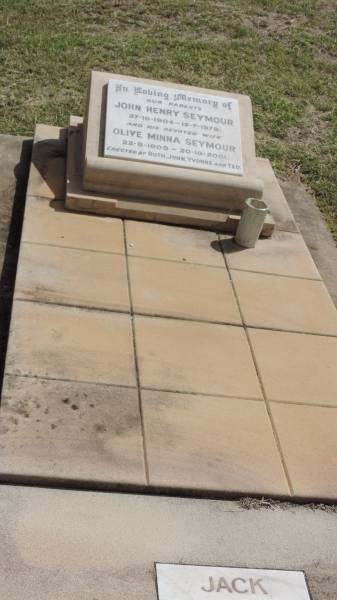 John Henry SEYMOUR  | b: 27 Oct 1904  | d: 15 Jul 1978  |   | wife:  | Olive Minna SEYMOUR  | b: 22 Sep 1909  | d: 20 Oct 2001  |   | Erected by Ruth, John, Yvonne, Ted  |   | Jack  |   | Peak Downs Memorial Cemetery / Capella Cemetery  | 