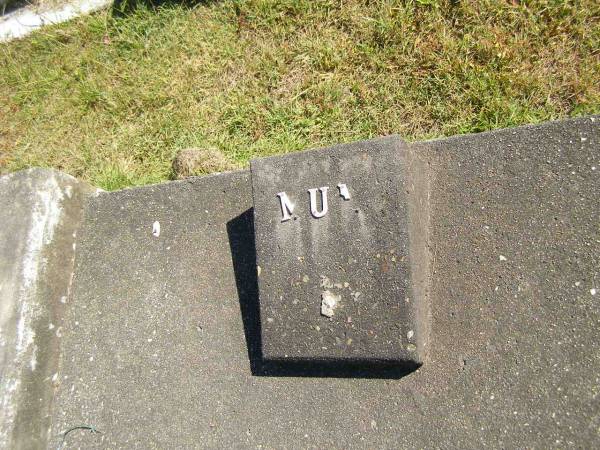 Helmuth?;  | Mum?;  | Pimpama Island cemetery, Gold Coast  | 