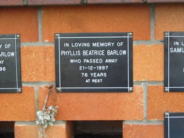 Phyllis Beatrice BARLOW,  | died 21-12-1997 aged 76 years;  | Pimpama Uniting cemetery, Gold Coast  | 