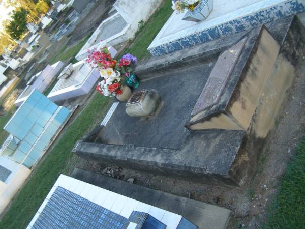 Raymond Arthur Edward MALLER,  | husband of Elizabeth,  | father of Patricia, Angela & John,  | accidentally killed 1 May 1974 aged 39 years 12 days;  | Polson Cemetery, Hervey Bay  | 