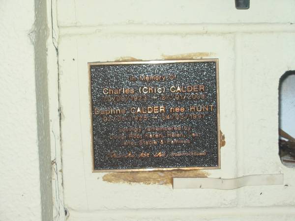 Charles (Chic) CALDER,  | 20-09-1923 - 27-01-2008;  | Daphne CALDER (nee HUNT),  | 02-05-1925 - 04-03-1997;  | remembered by Doug, Rob, Karen, Helen, Les, Jane, Stacie & families;  | Polson Cemetery, Hervey Bay  | 