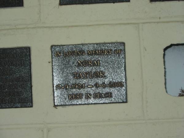 Norm TAYLOR,  | 17-9-1924 - 9-6-2002;  | Polson Cemetery, Hervey Bay  | 