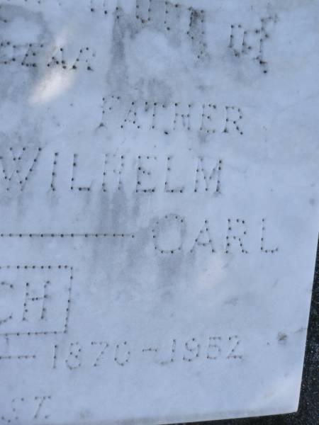 Jane Elizabeth PIOCH,  | 1876 - 1962,  | mother;  | Wilhelm Carl PIOCH,  | 1876 - 1952,  | father;  | Polson Cemetery, Hervey Bay  | 