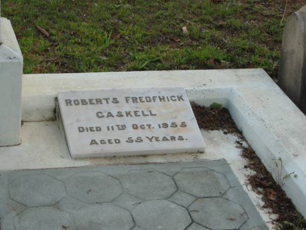 Ellen Caroline GASKELL  | died 3 March 1940 aged 73 years;  | Peter GASKELL,  | died 22 March 1946 aged 84 years;  | Willie GASKELL,  | accidentally killed 14 Jan 1902 aged 4 years;  | Roberts Frederick GASKELL,  | died 11 Oct 1955 aged 55 years;  | Bald Hills (Sandgate) cemetery, Brisbane  | 