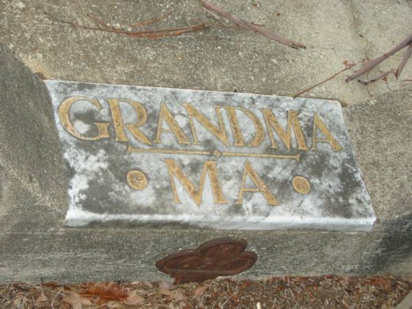 Annie HENDREN,  | grandma,  | 1832? - 1896;  | Annie J. KINGSFORD,  | ma,  | 1869? - 1940;  | Bald Hills (Sandgate) cemetery, Brisbane  | 