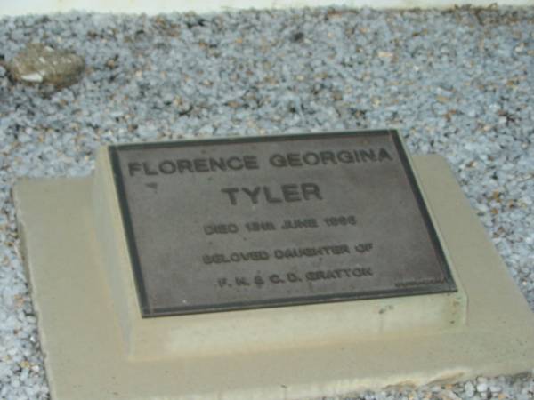 Charles David GRATTON,  | died 2 Dec 1949 aged 62 years;  | Florence Hannaugh GRATTON,  | died 8 Dec 1976 aged 91 years;  | Robert,  | infant son,  | died 1927;  | Grace Alice SMITH,  | died 18 March 1959,  | daughter of F,H. & late C.D. GRATTON;  | C. GRATTON,  | died 15 April 1950 aged 29 years,  | son of F.H. & late C.D. GRATTON;  | Florence Georgina TYLER,  | died 13 June 1995,  | daughter of F.H. & C.D. GRATTON;  | Bald Hills (Sandgate) cemetery, Brisbane  | 