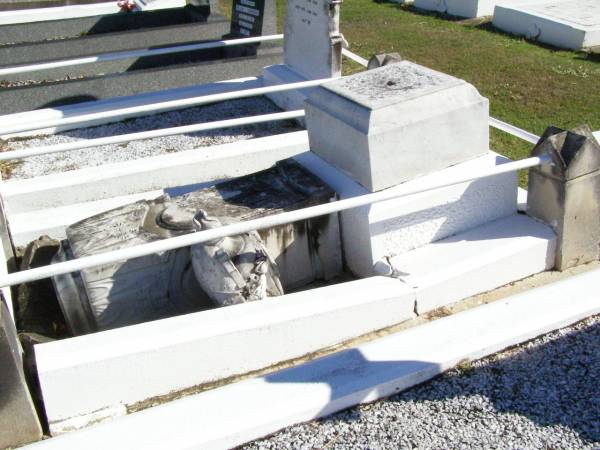 Tarampa Apostolic cemetery, Esk Shire  | 