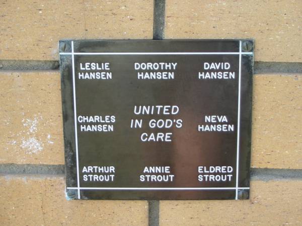 Leslie HANSEN  | Dorothy HANSEN  | David HANSEN  | Neva HANSEN  | Eldred STROUT  | Annie STROUT  | Arthur STROUT  | Charles HANSEN  |   | The Gap Uniting Church, Brisbane  | 