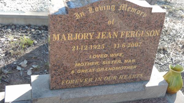 Maurice FERGUSON  | b: 8 Sep 1922  | d: 15 Jun 2000 aged 77  | husband of Marjorie  | father of Jim, Lyn, Karen  |   | Marjory Jean FERGUSON  | b: 21 Dec 1925  | d: 11 Jun 2007  |   | The Gums Cemetery  | 