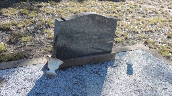 William M T HUSKISSON  | d: 15 Sep 1953 aged 80  |   | Mabel Elizabeth HUSKISSON  | d: 19 Dec 1968 aged 94  |   | The Gums Cemetery  | 