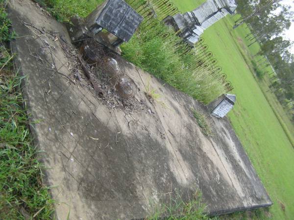 Isaiah TURNER,  | died 1 Dec 1933;  | Elizabeth TURNER,  | died 28 Oct 1959;  | Edgar TURNER,  | died 8 Jan 1891;  | Ethel TURNER,  | died 26 Feb 1968;  | Minnie HANSEN,  | wife,  | died 30-6-1970 aged 86 years;  | Alfred Jens (Squire) HANSEN,  | husband,  | died 27-10-1984 aged 85 years;  | Tiaro cemetery, Fraser Coast Region  | Tiaro cemetery, Fraser Coast Region  | 