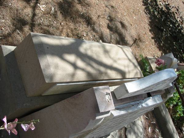 Emanuel STANTON died 13 July 1914 aged 62 years,  | Mary Emma STANTON died 23 July 1939 aged 86 years,  | Alice Mary STANTON died 12 Feb 1886 aged 5 weeks,  | Tingalpa Christ Church (Anglican) cemetery, Brisbane  |   | 