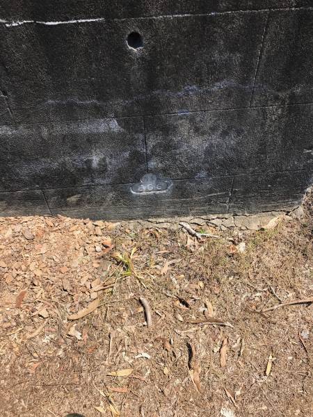 Edna Nicholson  | d: 10 Sep 1960  | George Nicholson  | d: 16 Jul 1968  |   | Toowong General Cemetery  |   | 