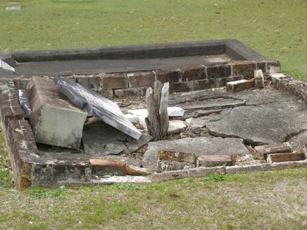 Thomas Henry,  | husband of Catherine HESSION,  | died 7 Aug 1915 aged 55 years;  | Mary FLYNN,  | mother,  | died 6 Aug 1915 aged 88 years;  | Upper Coomera cemetery, City of Gold Coast  | 