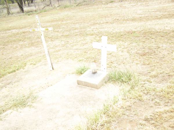 Chlorine Agnes WALLEN,  | wife mother,  | 1919 - 1973;  | Warra cemetery, Wambo Shire  | 