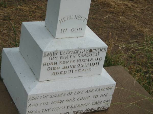 Emily Elizabeth SEIGMEIER (born SCHLOSS),  | born 13 Sept 1890,  | died 25 June 1911 aged 21 years;  | Warra cemetery, Wambo Shire  | 