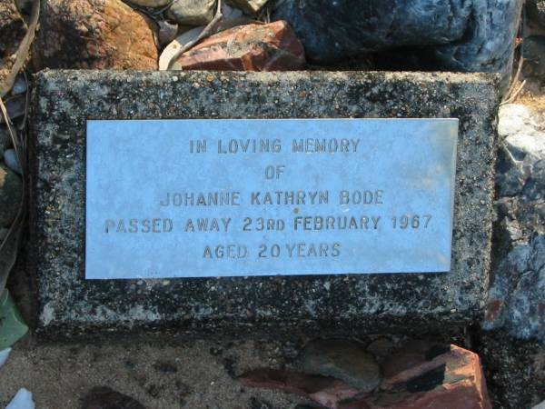Doreen Edith BODE  | 9 May 1989, aged 73  | Johanne Kathryn BODE  | 23 Feb 1967, aged 20  | Wonglepong cemetery, Beaudesert  | 
