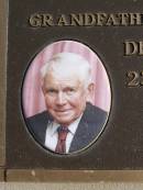
Eric Warrender MANDERSON
23 Aug 2002, aged 81
Woodhill cemetery (Veresdale), Beaudesert shire

