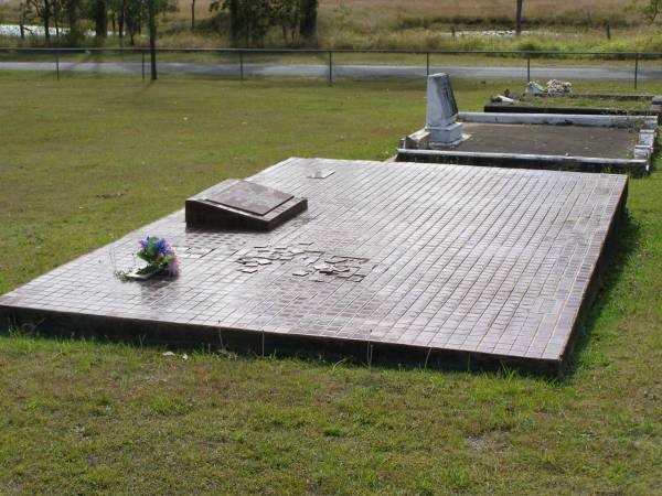 Woodhill cemetery (Veresdale), Beaudesert shire  |   | 