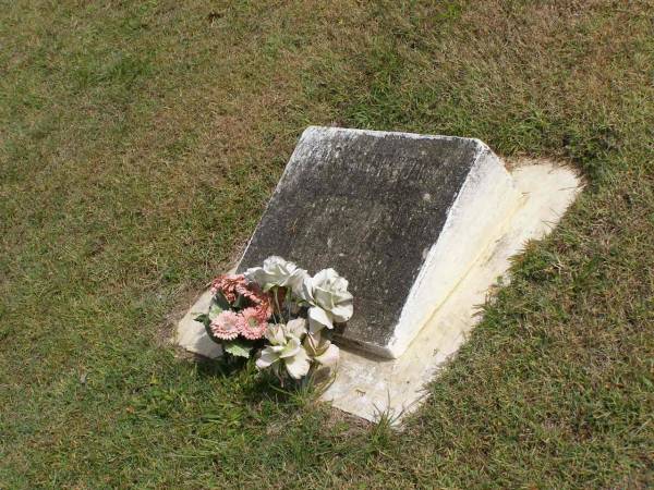 Jane E ADBETT  | 1884 ? - 1901  | Allan Sylvia Runter  | Tin Can Bay  1987 ?  | Woodhill cemetery (Veresdale), Beaudesert shire  |   | 