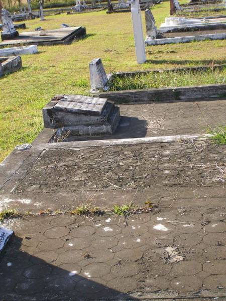 Woodhill cemetery (Veresdale), Beaudesert shire  |   | 